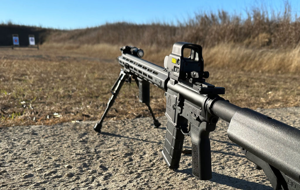 EOTech EXPS 3-0 holographic sight mounted on ar15 rifle at range