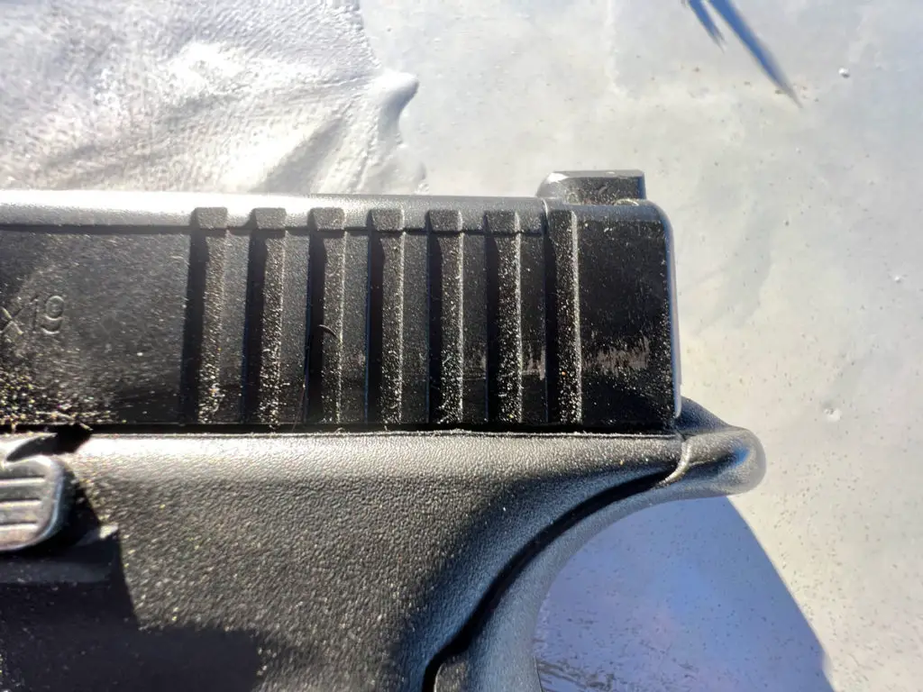 Scuff Marks on the Glock 19 slide grip