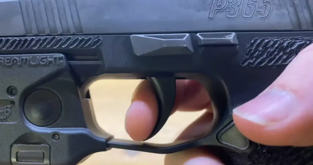 Trigger pull of the Sig P365