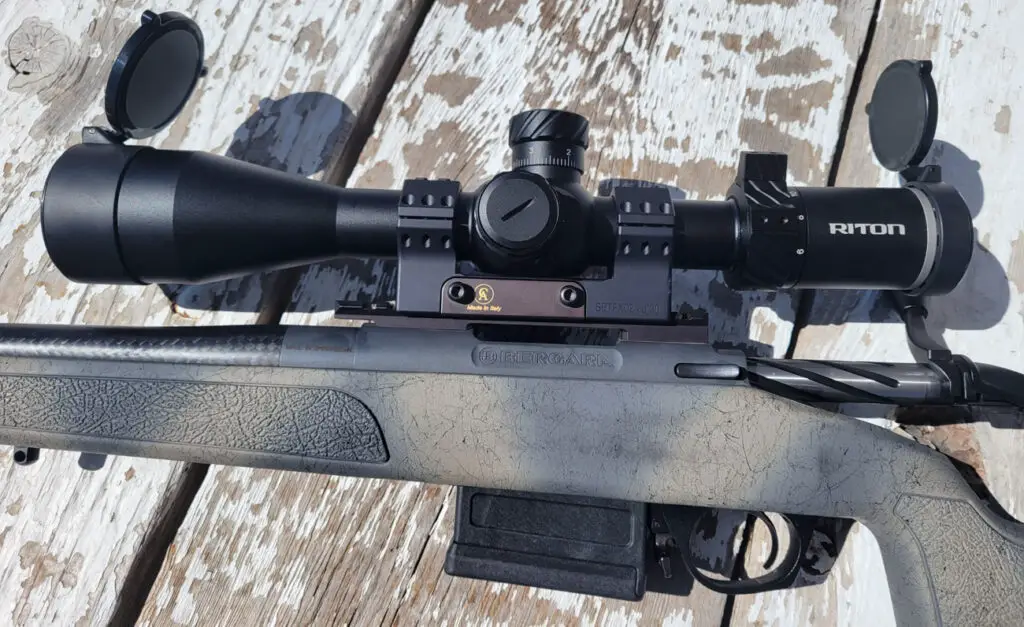 Riton Optics 3 Conquer scope on its side